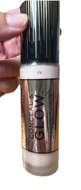 Makeup Revolution - Conceal & Glow Full Coverage Foundation - F2 Nude Vitamin C